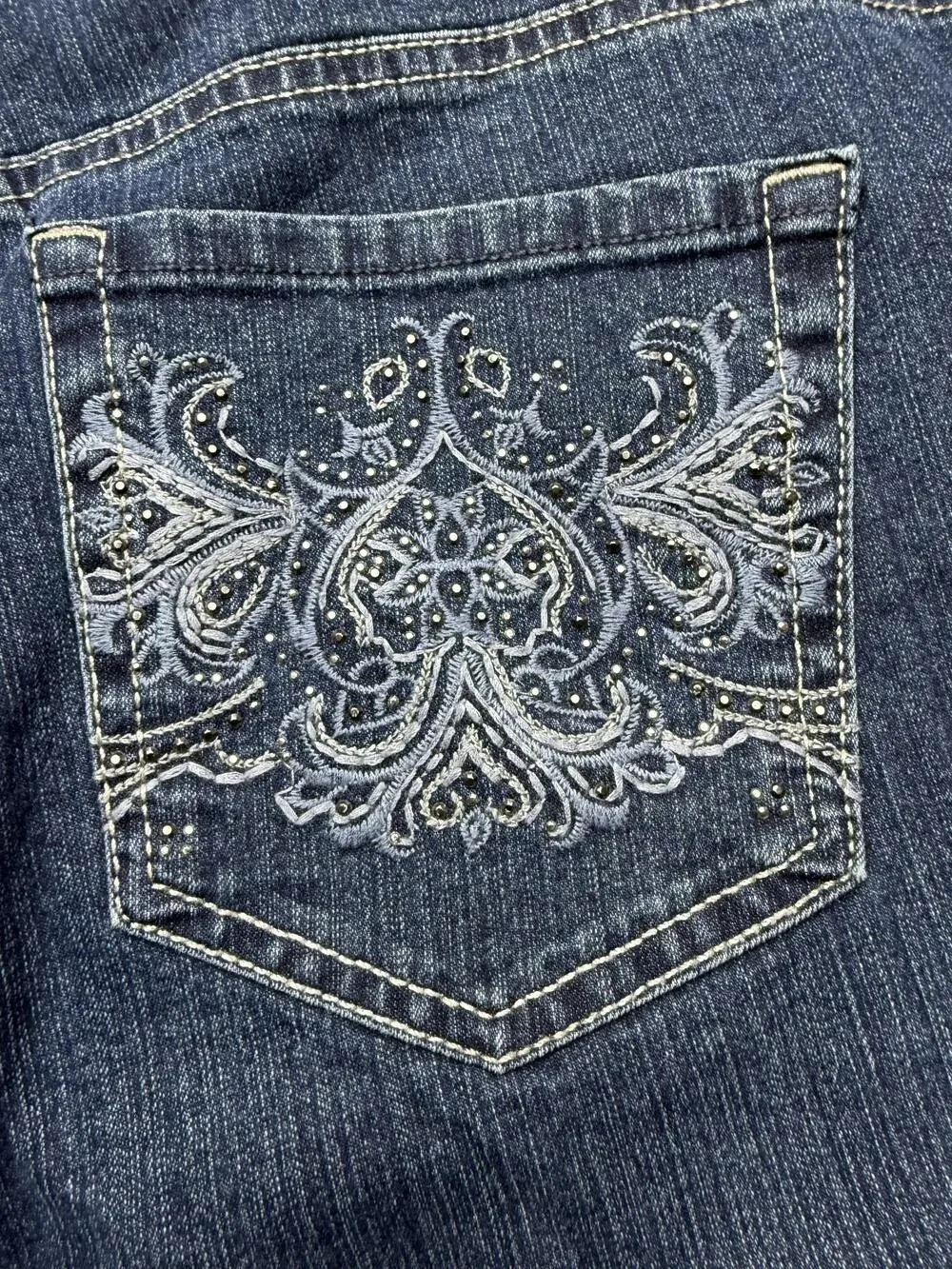 Gloria Vanderbilt Bermuda Shorts Womens 20W Denim Embroidered Long Amanda